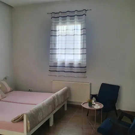 Old Town Center 2+2 شقة سراييفو
