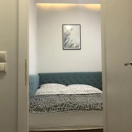 アパート Old Town Center 2+2 サラエヴォ